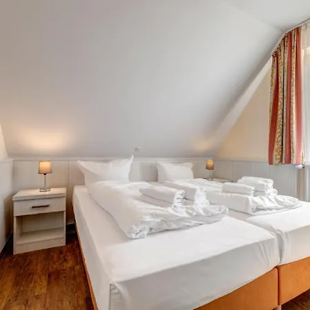 Kuestenhaus Mit Sauna Und Kamin Ca 400 Vom Ostseestrand *