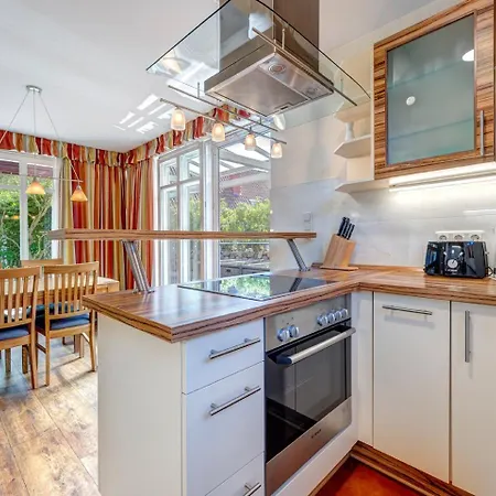 Kuestenhaus Mit Sauna Und Kamin Ca 400 Vom Ostseestrand