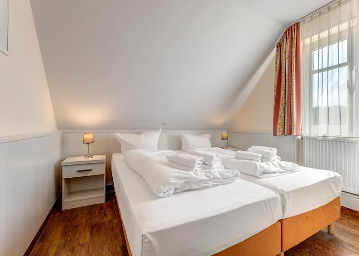 Kuestenhaus Mit Sauna Und Kamin Ca 400 Vom Ostseestrand *