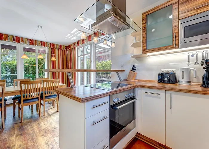 Kuestenhaus Mit Sauna Und Kamin Ca 400 Vom Ostseestrand